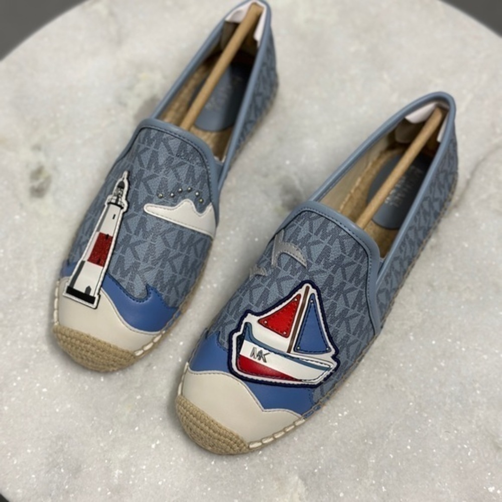 MICHAEL KORS HASTINGS
ESPADRILLE size 7 women’s 
MINI MK LOGO PVC
49T9HTFP2B